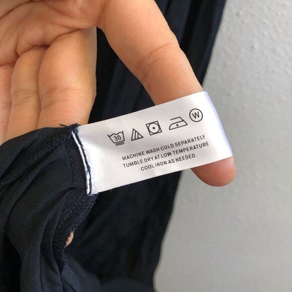 MODERN CITIZEN Solange Crinkled Maxi Dress in Navy Size Large - Picture 8 of 9